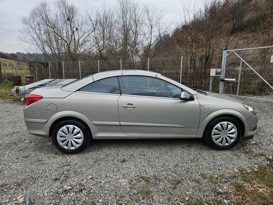 Vand Opel Astra H TwinTop 2010 1.6Benzina Euro 5 Cabrio