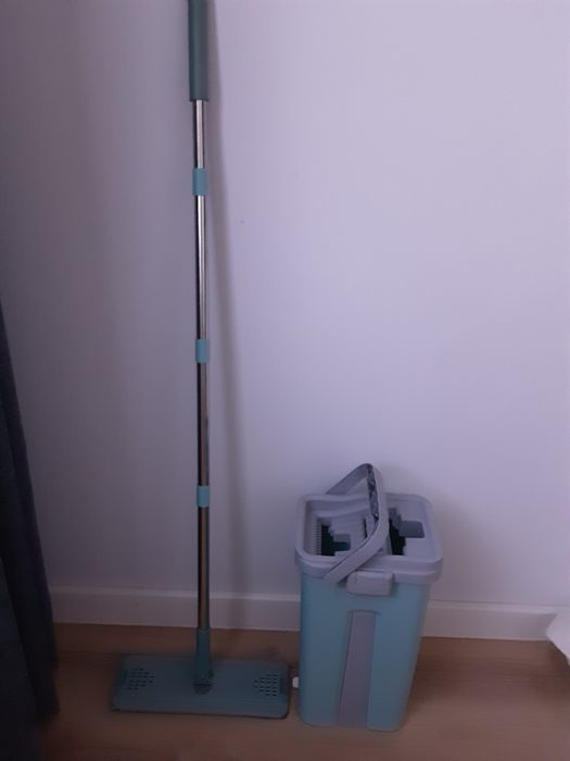 Продаю швабру универсальную