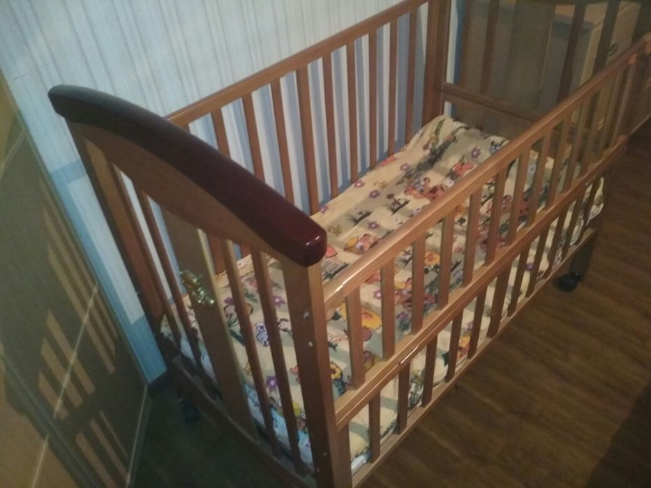 Детская кроватка