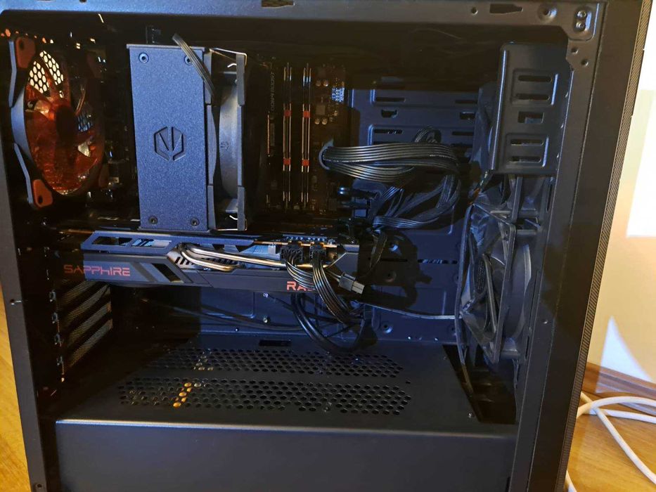 PC Gaming - Ryzen 5 5600, Radeon RX 6700XT (12GB), 16GB DDR4