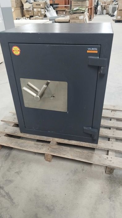 Стара метална каса VALBERG Bastion 80 - Метален сейф