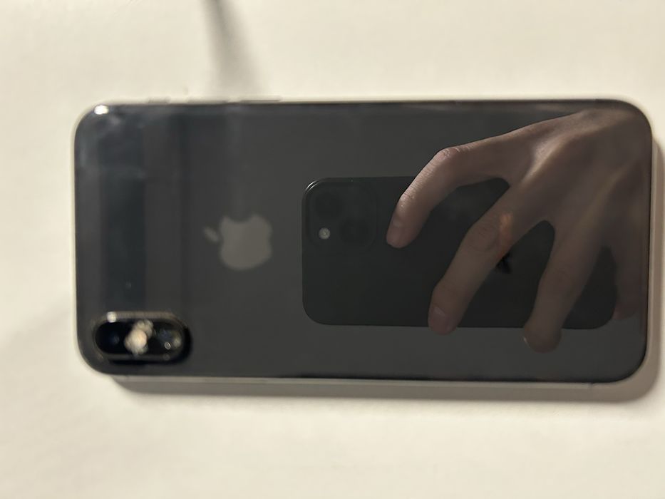 iPhone X в хорошем состояние торг минимальный
