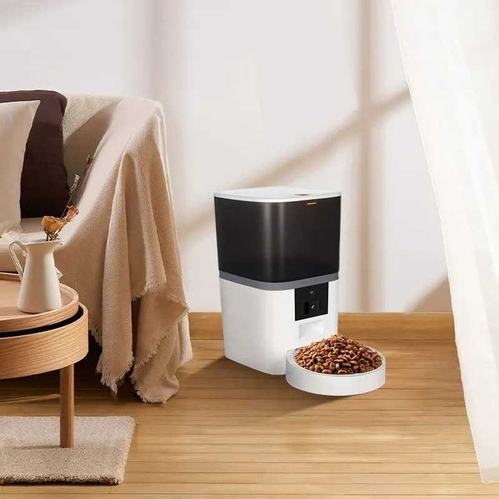 Автокормушка 6000 мл белый, черный