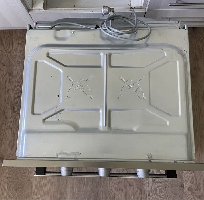 Cuptor incorporabil Electrolux EOG2102AOX, Gaz, 68 l, Multifunctional, Autocuratare catalitica, Grill, Clasa A+, Inox antiamprenta