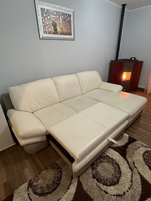 Canapea extensibila in L  cu 3 locuri