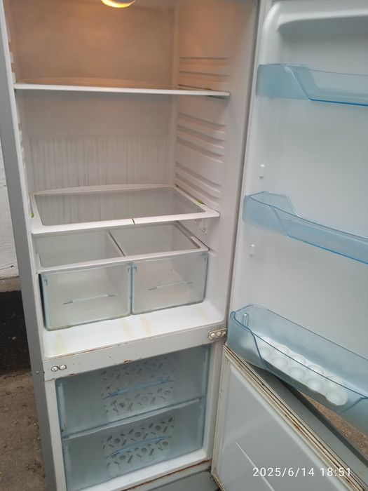 Продам холодильник