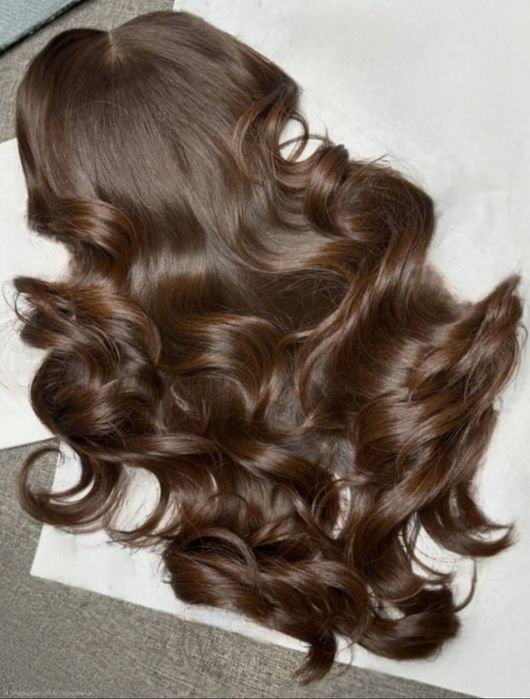 Перуки от естествена коса