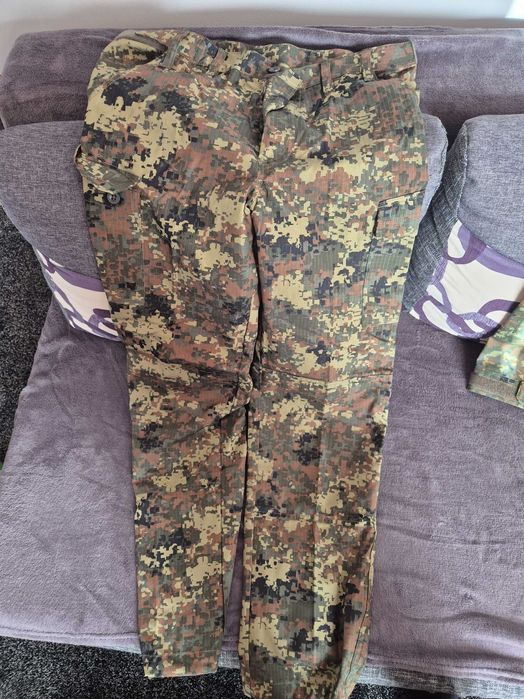 Камуфражни дрехи нови