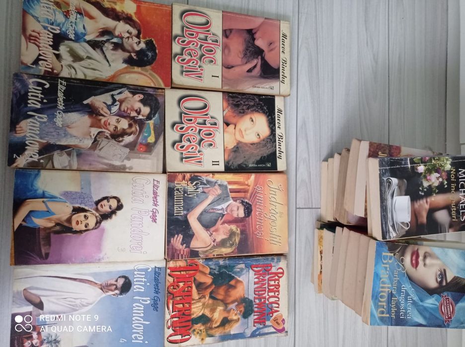 Vând urgent cărți romantice 5  lei bucata