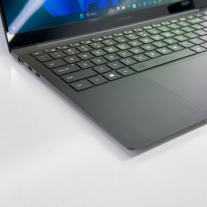 Noutbuk Samsung book pro i7