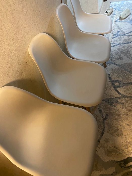 Стулья пластиковые