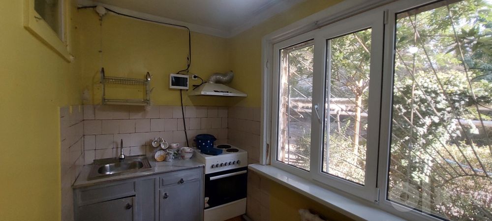 1 ком. квартира, 1/1/2 (1 этаж). Спутник 5 (Сергели). Дом деревянный.