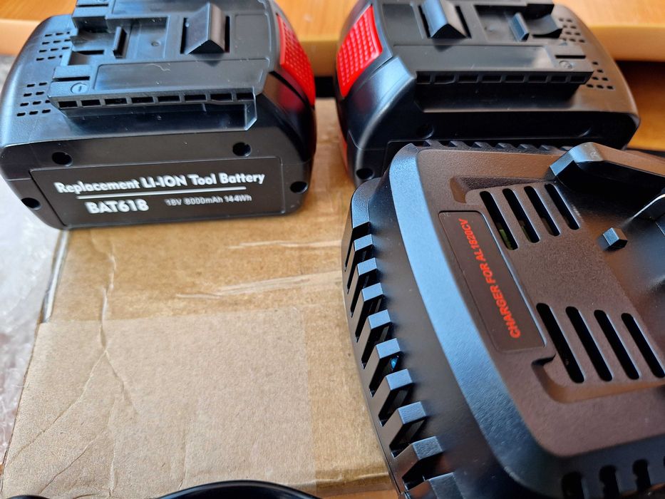 Acumulatori plus incarcator compatibil Bosch 18 V x 8000mAh