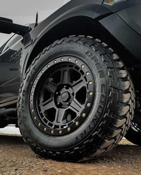 18" Off Road 6X139.7 Toyota Ram 1500 Nissan Amarok Mitsubishi GMC Wag
