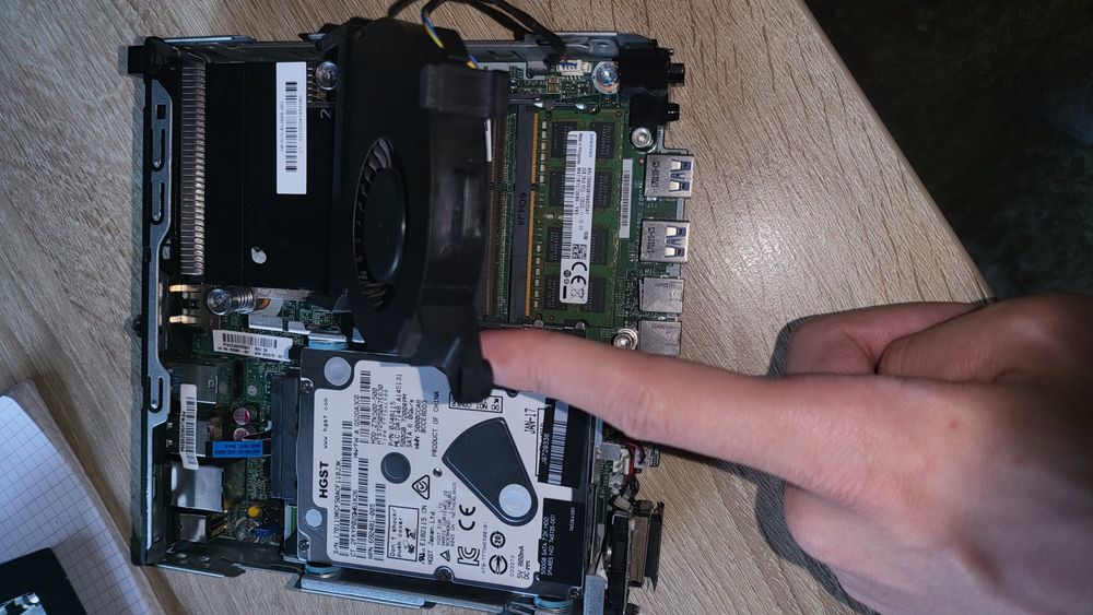 HP EliteDesk G1 Mini PC – 8GB RAM, 500GB, Wi-Fi, Windows 10, stare foarte bună