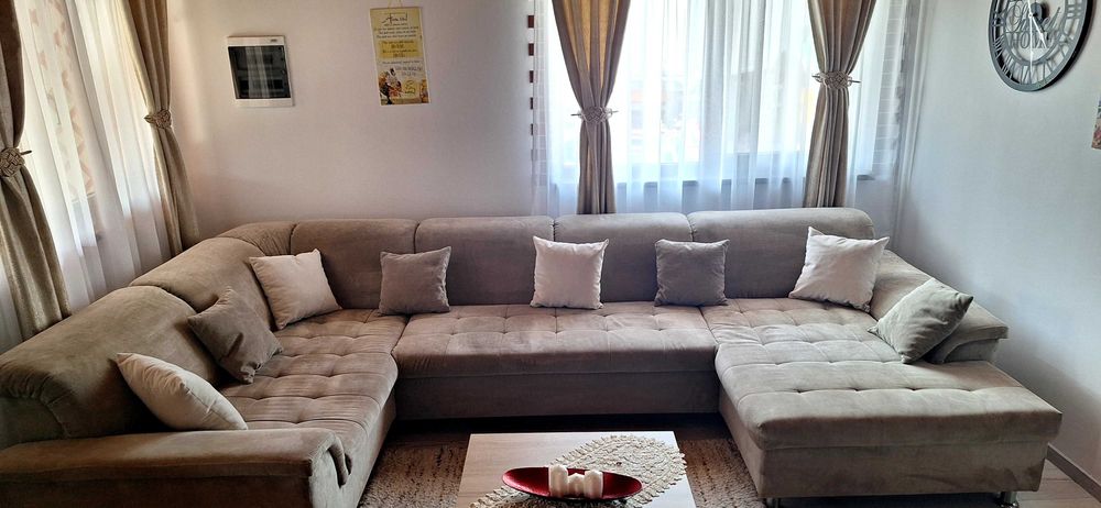 Canapea in forma de "U" aproape noua