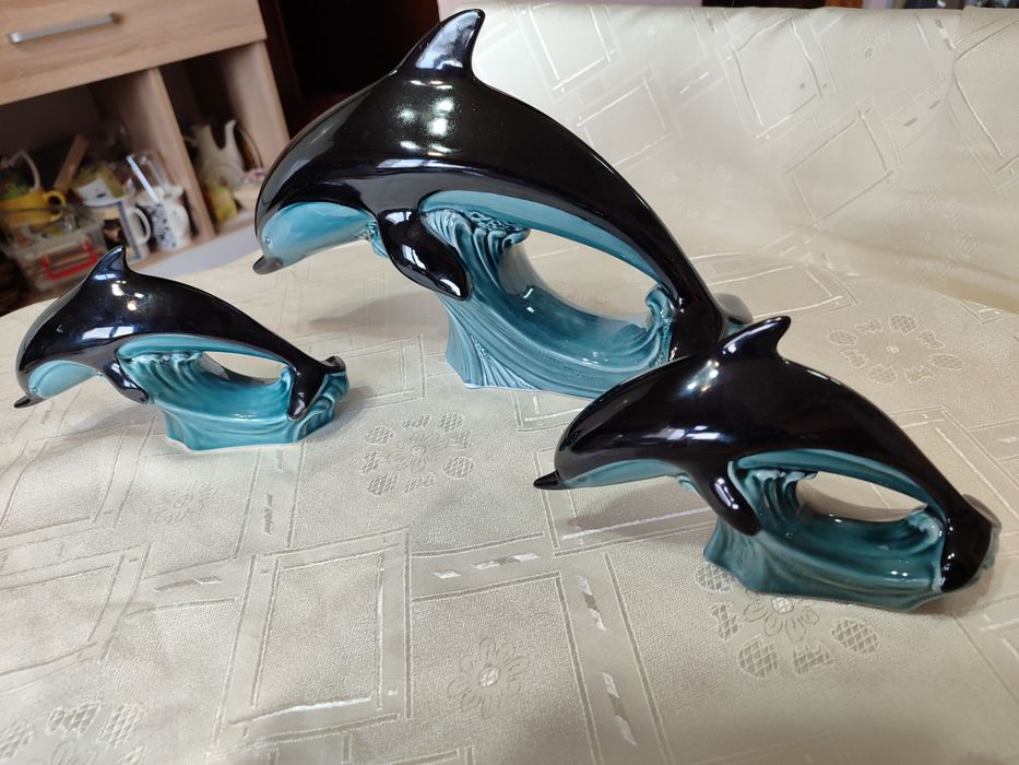 Статуетки на голям делфин и два малки, Англия POOL England