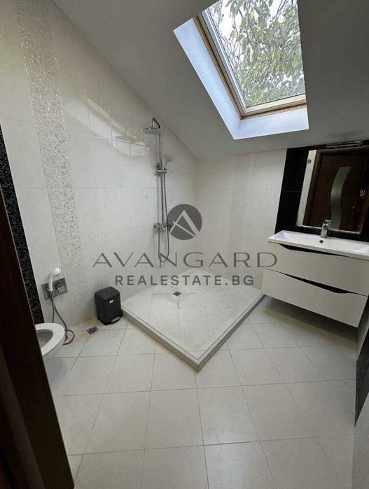 Продава се Къща в с. Брестник, Област Пловдив - 250 кв.м за 731 €/кв.м - Снимка #8