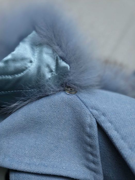 Палто от кашмир и яка от естествен косъм от лисица