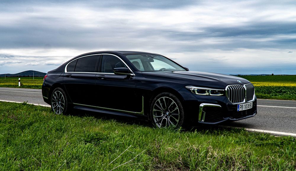 Продавам BMW G12 740I