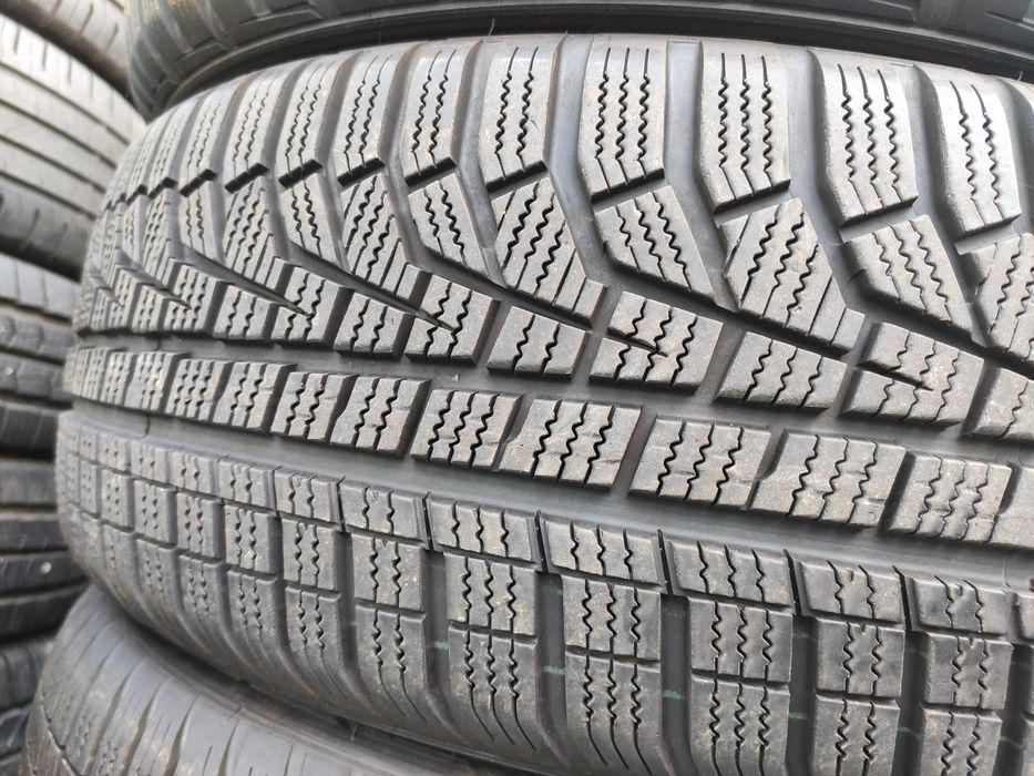 4бр Зимни гуми 205 55 17 - Hankook