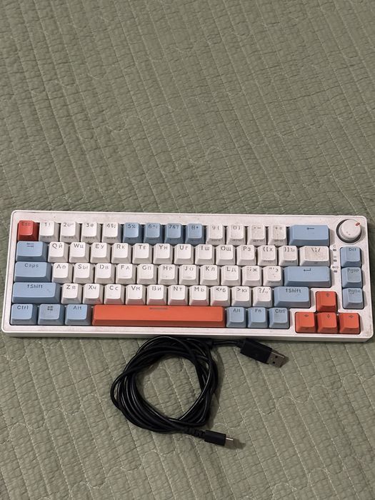 Продам клавиатуру CYBERLYNX ZA68