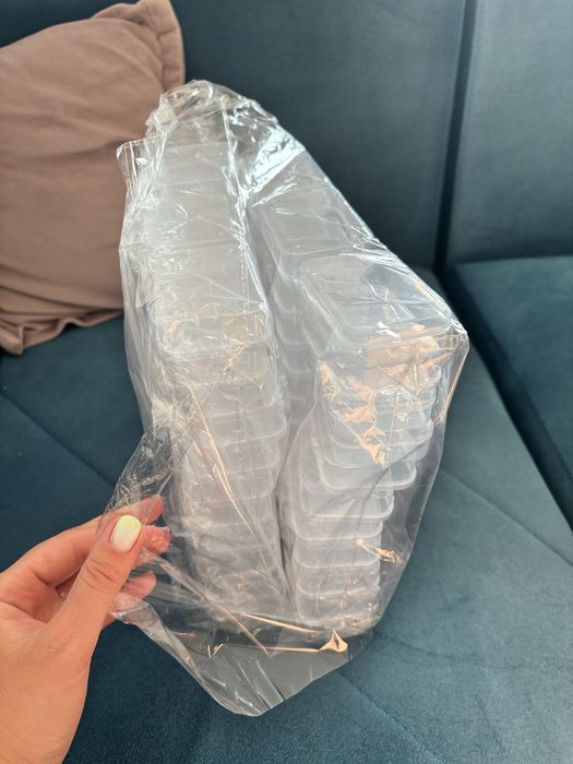 Vand un set de cutii de plastic-60 bucati