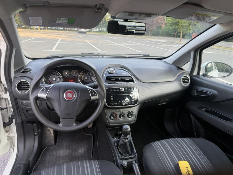 Vând Fiat Punto, motor 1.2 benzină, 2011