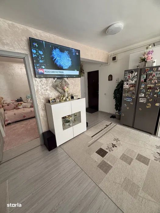 Apartament 3 camere, 60 mp,balcon, 2 parcari, zona Florilor
