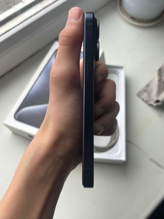 Продам айфон 15 про