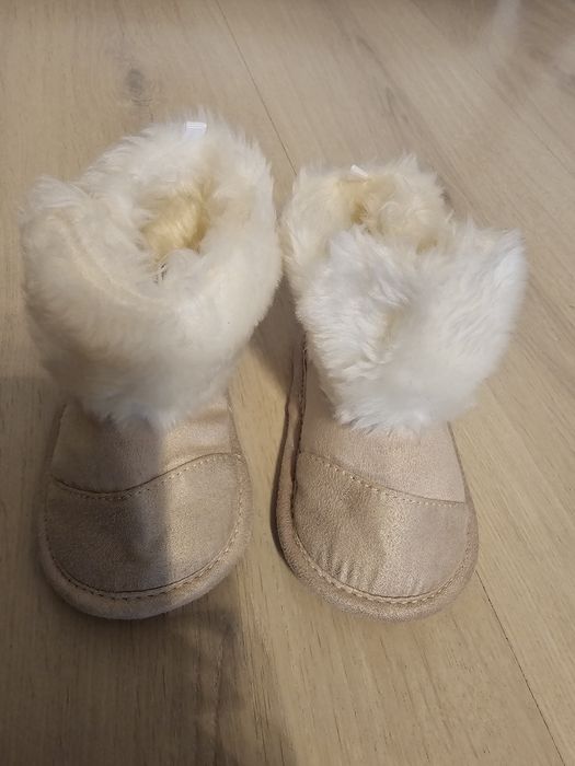 Ghete/ cizmulite/ papuci/ cizme marimea 21/22/23