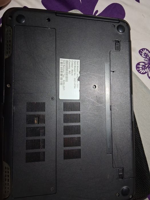 Laptopuri mai multe detalii în privat