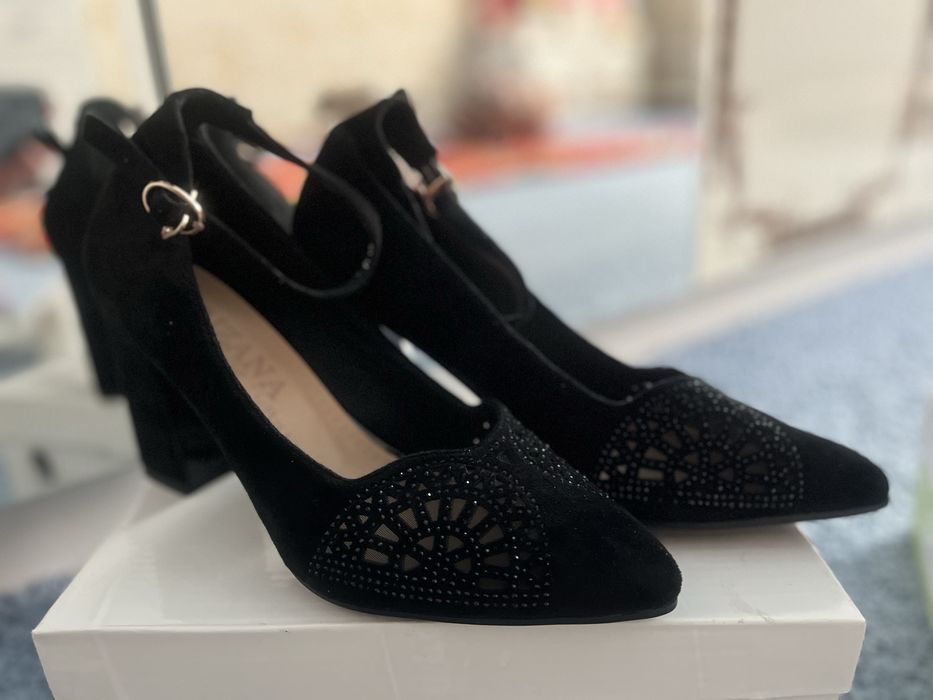 Туфли.  1-2 рет киілген арзан бағада беріледі