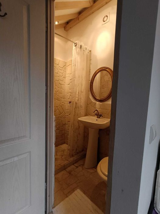 Casa vila interbelica , central, str Iorga, o camera cu terasa