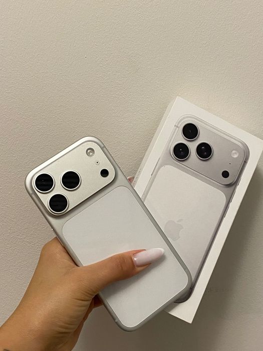 iPhone 17 pro silver 256gbt