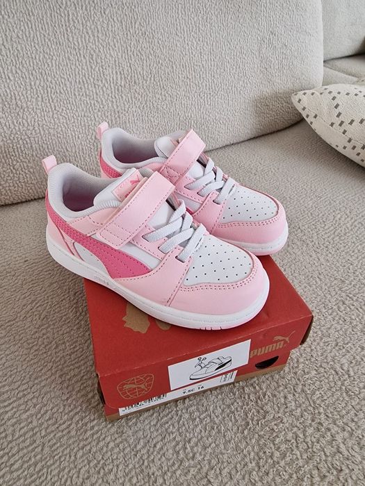 Продам кроссовки для девочки  Puma Rebound V6 Lo AC+ 26 р(ОРИГИНАЛ)