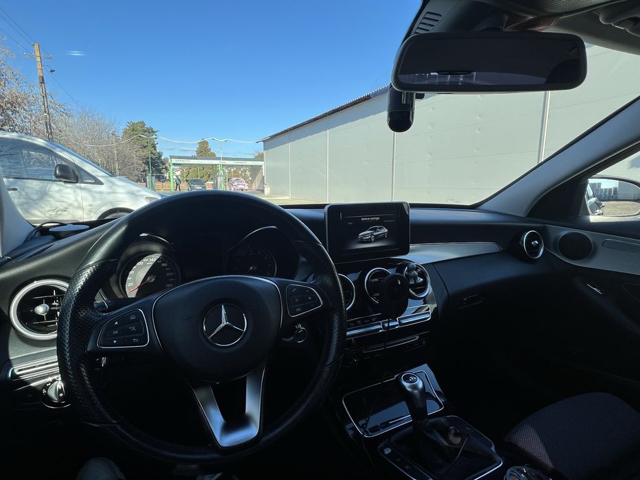 De vanzare ! Mercedes C 180