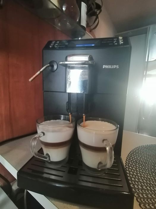 Vând expresor de cafea Philips.Stare perfectă de funcționare.