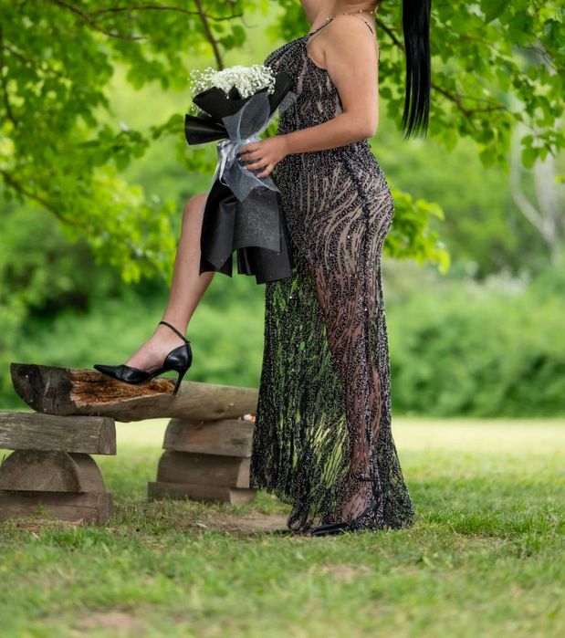 Бална рокля с дантела