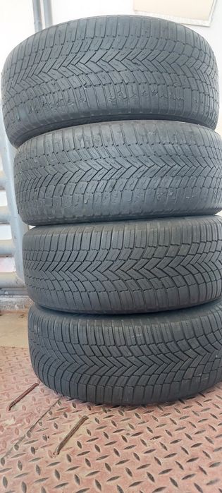 Vând 4 anvelope 205/55/16 Bridgestone