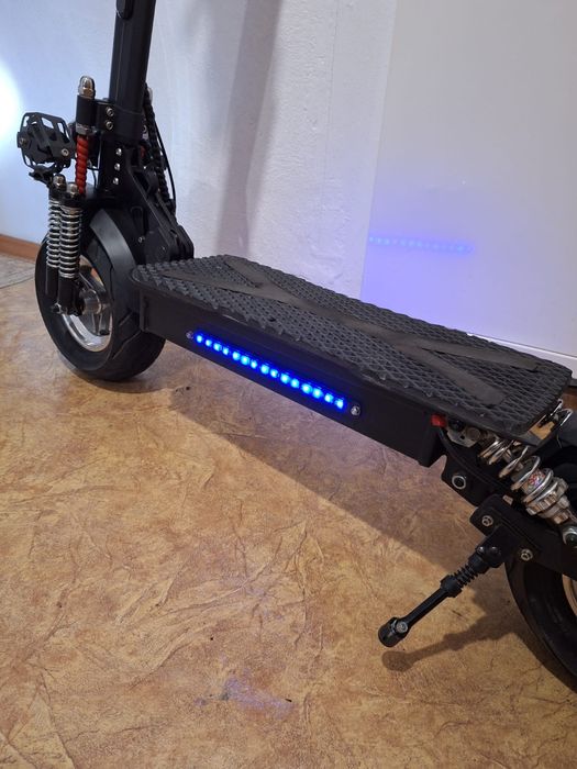 Продам мощный самокат куга м5