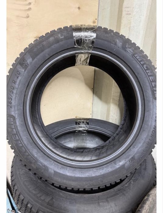 Продам шипованные зимние шины MICHELIN