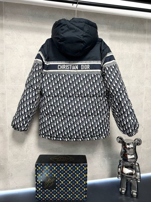Зимняя куртка Dior новая