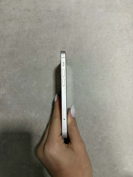 Телефон iPhone 12 mini