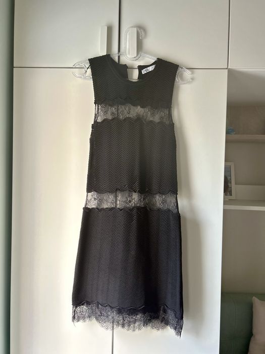Черна рокля ZARA, с прорези дантела, S