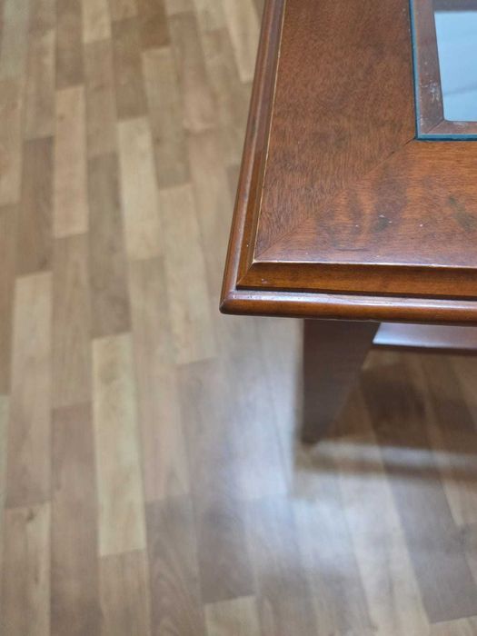 Стол кофейный для гостинной