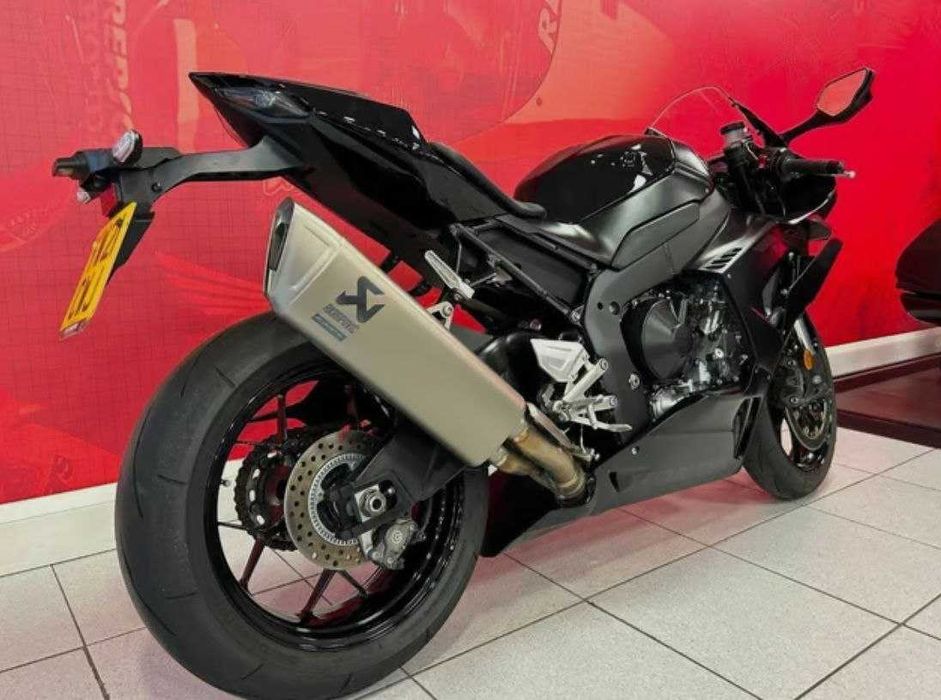 2022 HONDA CBR1000RR-R FIREBLADE -  295 miles  като нов