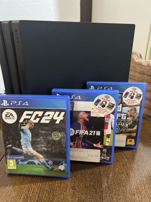 Playstation4 Pro 1TB (2 джоистика,Fifa24,GTA5,Fifa21,станд за джоистик
