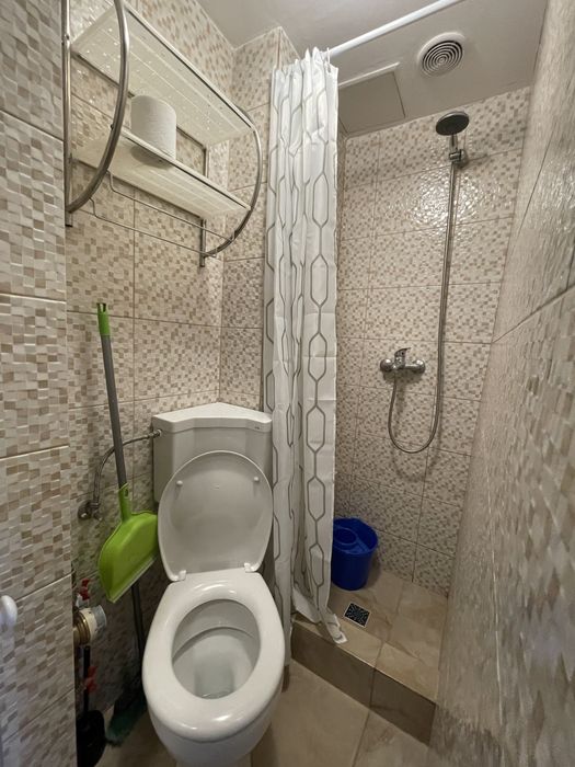 Vând garsonieră situată pe Strada Iza