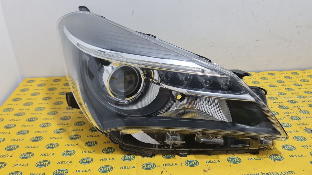 Far faruri halogen led drl Toyota Yaris 3 2014+ HIR2 81130-0DA50